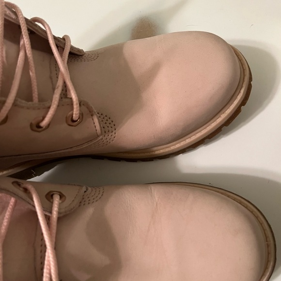 Blush Timberlands - Picture 2 of 3